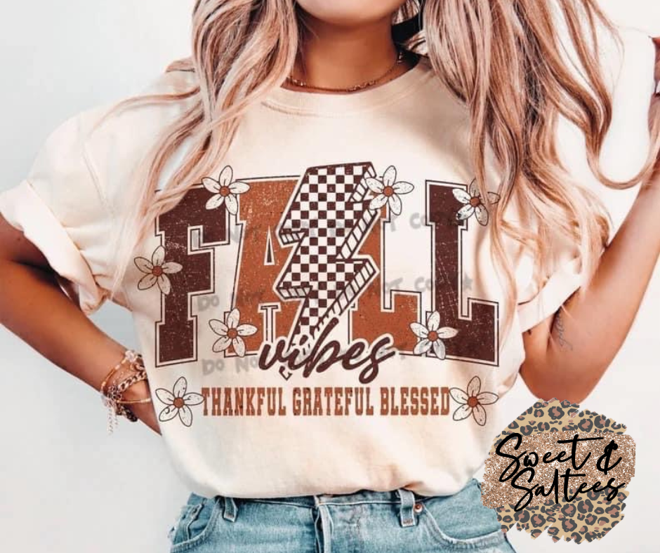 Fall vibes graphic t-shirt