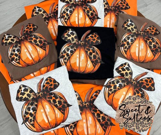 Pumpkin with leopard bow graphic t-shirt